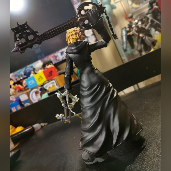 play arts kai Other - Kingdom Hearts II - Roxas Organization XIII Vers Figure